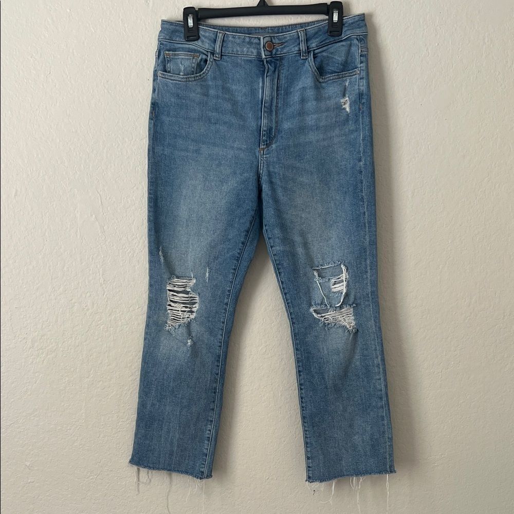 Like New! DL1961 Jerry High Rise Vintage Straight Santos Distressed Jeans in 30